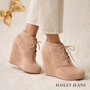Hailey Jeans Suede Wedge Ankle Booties Size 7
